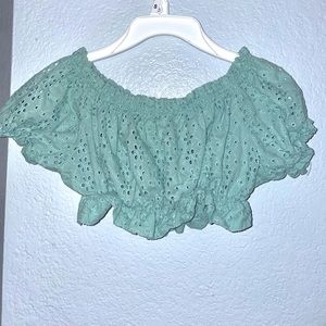 XS-S cropped teal shirt